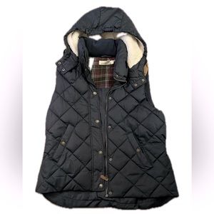 H&M women’s puffer quilted vest